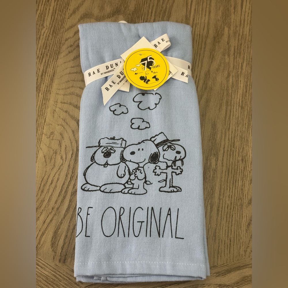 Brand NEW w/Tags BE ORIGINAL Kitchen Towel Set - Peanuts x Rae Dunn 75 Yr Coll.